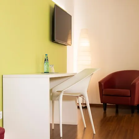 ホテル Brauerei Und Krone テットナング