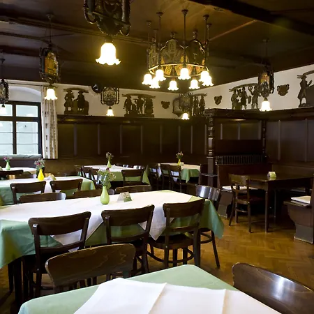 Brauerei Und Krone ホテル テットナング